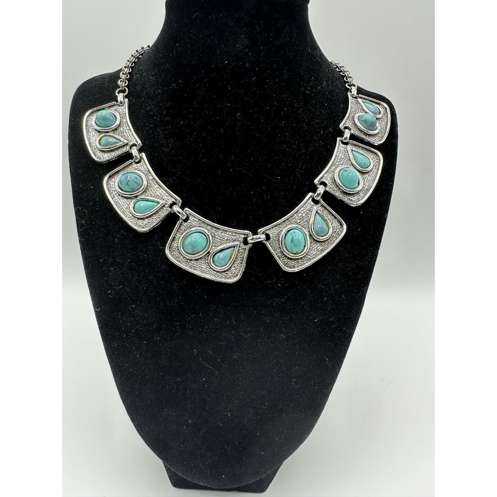 Vintage Silver Tone Faux Turquoise Statement Necklace 17” Adjustable Euc